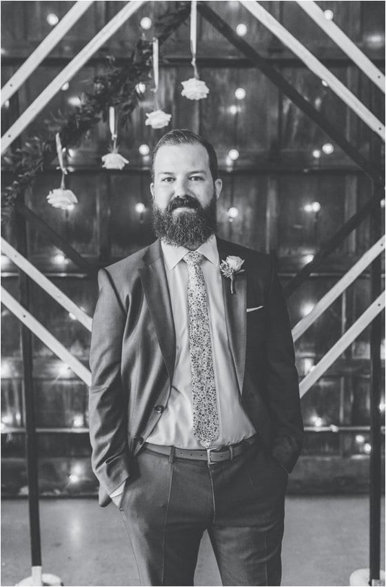 SavannahPhotographer_WeddingPhotographer_SavannahWeddingPhotographer_RealWedding_0221.jpg